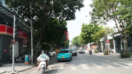 Bán căn nhà liền kề Văn Phú đã hoàn thiện có dòng tiền, đường 16,5m, hướng Đông Nam mát mẻ